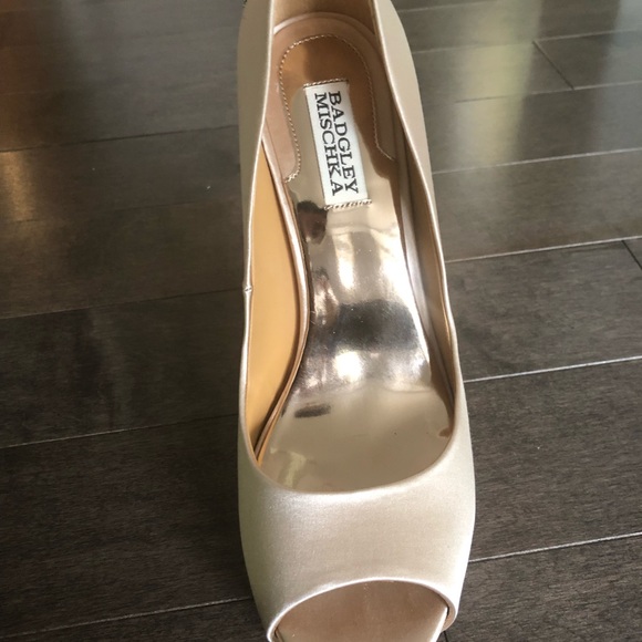 Badgley Mischka pumps - Picture 2 of 5